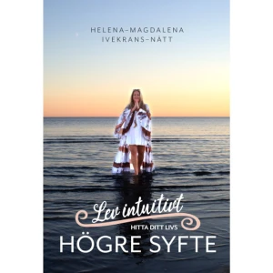 Lev intuitivt : hitta ditt livs högre syfte (bok, danskt band) - Vandrar du på livets stig med frågor som: ”Vem är jag?”, ”Var kommer jag ifrån?”, ”Vart är jag på väg?” och ”Varför är jag här?” Du kanske har en känsla av att det finns något mer där bortom ditt medvetande som kallar på dig? Kanske är du, precis som jag, en sökare? En sökare efter en större sanning och större själslig visdom? Då kommer du att tycka om den här boken. För den handlar om just det – att vara en sökare, att söka sin själs ursprung, sitt högre syfte, sitt kall i livet och att åter minnas vem du har varit i tidigare liv så att du kan tillägna dig all den visdom som finns lagrad i din själ. Detta för att du ska nå en större förståelse för vem du är och vad du är kapabel till.  Denna bok guidar dig till att få en starkare kontakt med din intuition, leva mer intuitivt, lyssna till din viskande själ och börja förstå ditt livs högre syfte.  I boken får du bland annat lära dig om högkänslighet och om de olika själsgrupperna som lever på jorden nu; blue ray-, indigo-, kristall- och diamantsjälar. Du får även en större förståelse för vem du är utifrån astrologin och astronumerologins värld. Lev intuitivt – hitta ditt livs högre syfte innehåller Helena-Magdalenas tolkningar och beskrivningar av det universum som pulserar omkring oss. Ta del av hennes många övningar för att hjälpa dig på vägen.    Format Danskt band   Omfång 171 sidor   Språk Svenska   Förlag Vattumannen AB   Utgivningsdatum 2022-10-03   ISBN 9789187512896  