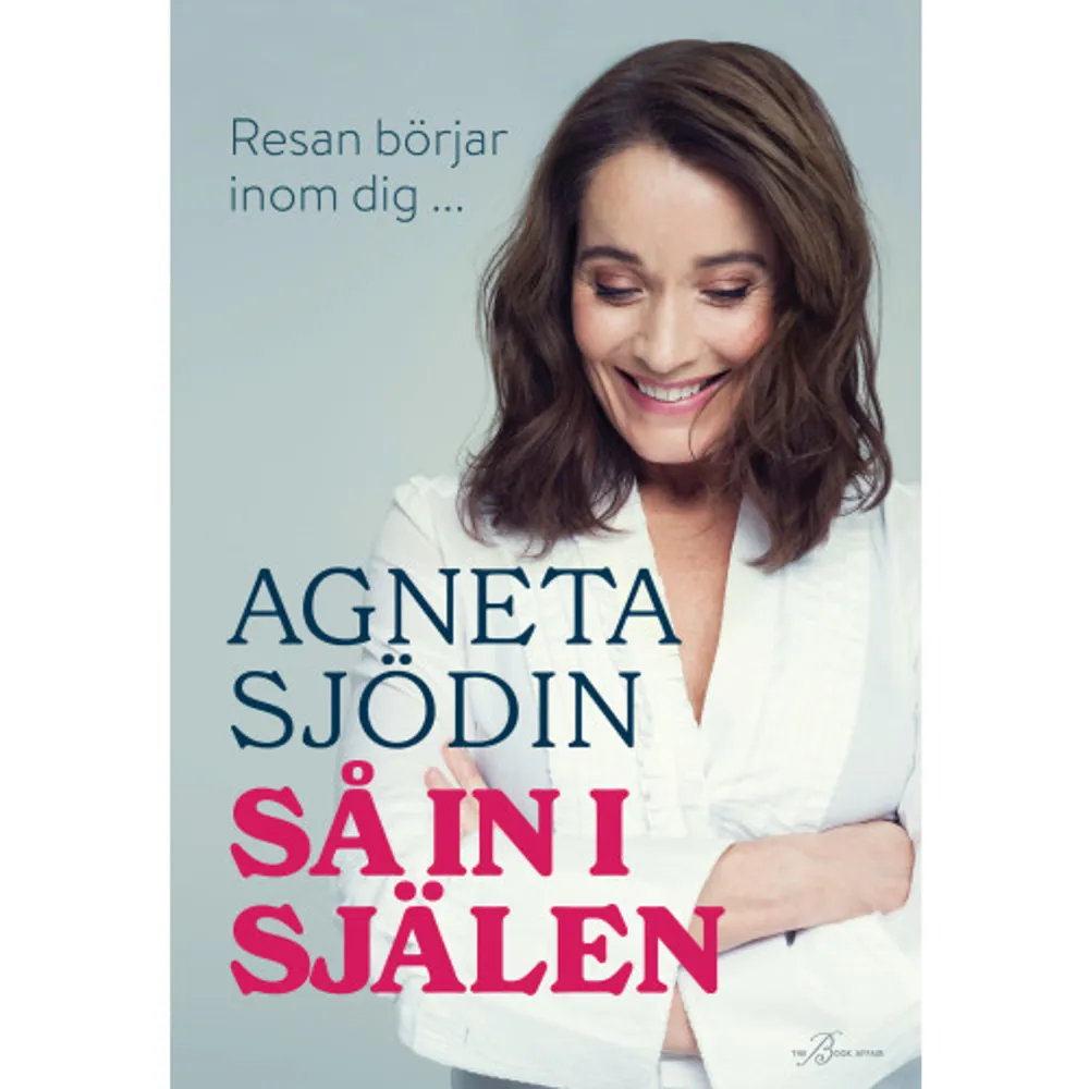 Den viktigaste resan börjar inom dig i djupet av din själ. I den här boken, Så in i själen tar Agneta Sjödin med dig på en utforskande resa in i dig själv och din själ. Som författare och programledare har hon ägnat en stor del av yrkeslivet åt möten med nya platser och människor världen över, genom att utforska både sina egna och andras vändpunkter.Hennes vän, författaren Paulo Coelho gav henne ett uppdrag 2004: Vandra pilgrimsleden till Santiago de Compostela. Ensam. Till en början kändes det läskigt och osäkert men det var just där och då som hon insåg att det bara var hon och ingen annan som kunde möta sig själv. Vandringen blev en milstolpe och en vändpunkt. Jag har alltid varit en sökare. Har sökt efter att förstå, lära mig, veta mer, känna djupare. I succépodden Så in i själen har hon intervjuat en rad kända och okända på temat själen. I boken delar hon generöst med sig av sina egna och andras insikter och de verktyg som fungerat. Du får lära dig att ställa de viktiga frågorna som kan göra dig modigare, mer sann. Förhoppningsvis kan det hjälpa dig på vägen till en ännu bättre inre kontakt för att hitta bygga upp en bra och kärleksfull relation till dig själv. Som det sagts: Det är svårt att finna lyckan inom sig, men det är omöjligt att finna den någon annanstans . Agneta Sjödin är född 1967 i Glada Hudik, Hudiksvall. Hon är en av Sveriges mest folkkära tv-profiler och har jobbat som programledare sedan 1990-talet, bland annat i Fångarna på fortet. Hon har också skrivit en rad hyllade romaner och faktaböcker, bland annat bästsäljande En kvinnas resa (2008), Ett ljus i mörkret (2010), Från hjärtat Inspiration, hälsa, träning och förändring (2017) och senast Drömdagboken (2018). Sedan i december 2020 leder hon succépodden Så in i själen varje vecka.     Format Inbunden   Omfång 228 sidor   Språk Svenska   Förlag The Book Affair   Utgivningsdatum 2021-11-01   ISBN 9789198652536  . Böcker.