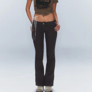 Cheap monday jeans  - Helt nya Cheap monday jeans med lappen kvar💖💖💖 Modellen Booty Bei, strl 28x32 passar mig som vanligtvis har storlek 26 i jeans