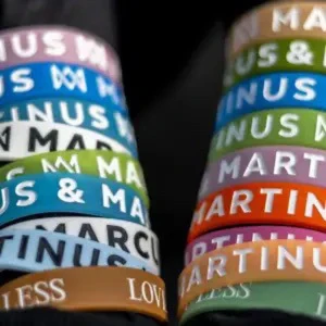 SÖKER marcus och martinus armband - SÖKER Marcus och martinis armband! Spelar ingen roll vilken färg. Har letat jätte länge men inte hittat nån stans. Hör gärna av er om ni har💗