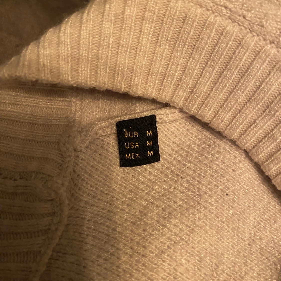 Ljusgrå tröja från Massimo Dutti - 91