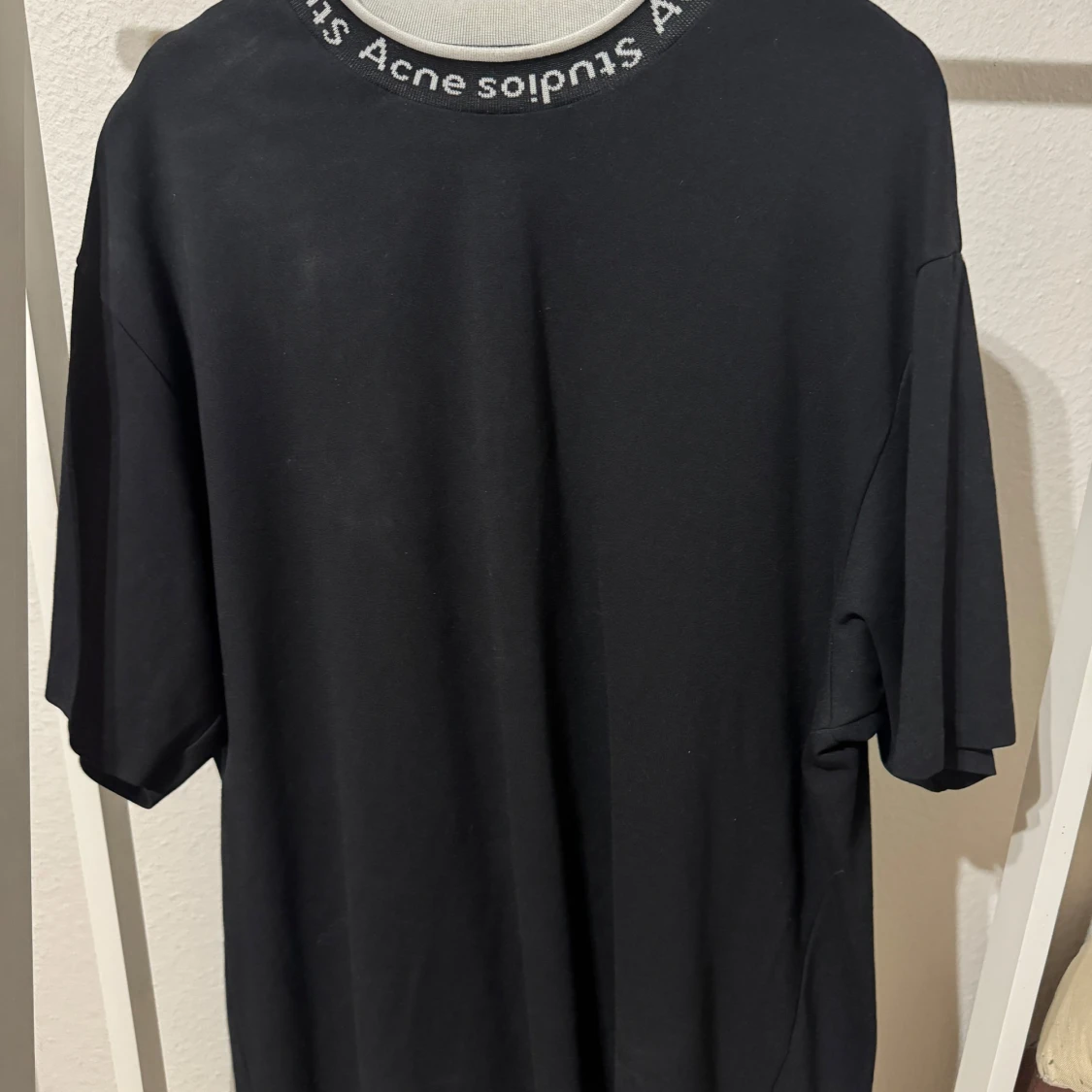 Svart t-shirt från Acne Studios