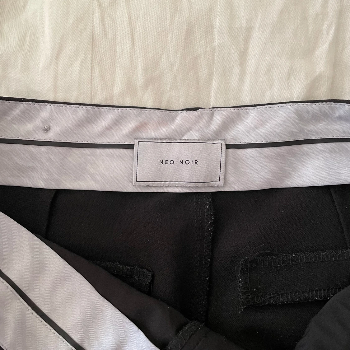 Kostymbyxor från Neo Noir - 90