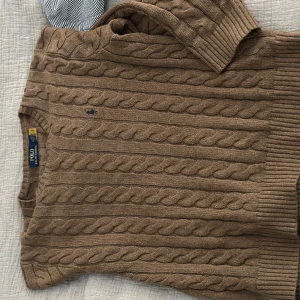 Polo Ralph Lauren cable-knit  - Måttligt använd, inköpt för 1000 kr