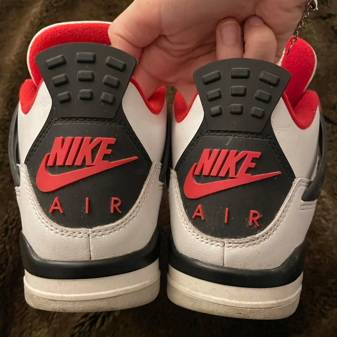 Nike Air Jordan 4 Retro i Fire Red (vitt och rött) - 91