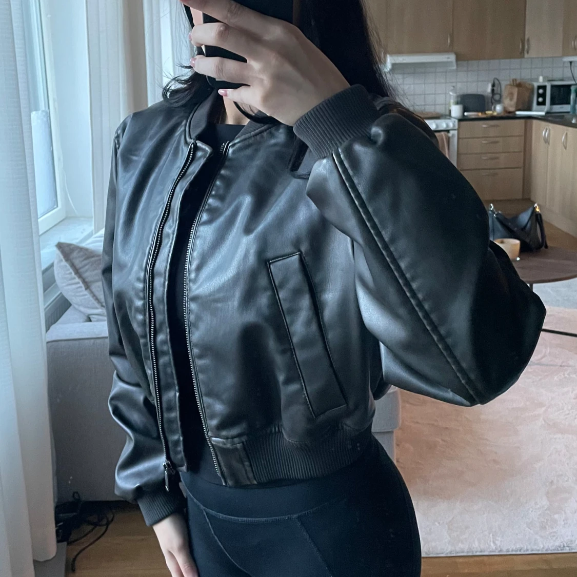 Svart skinnjacka - 90