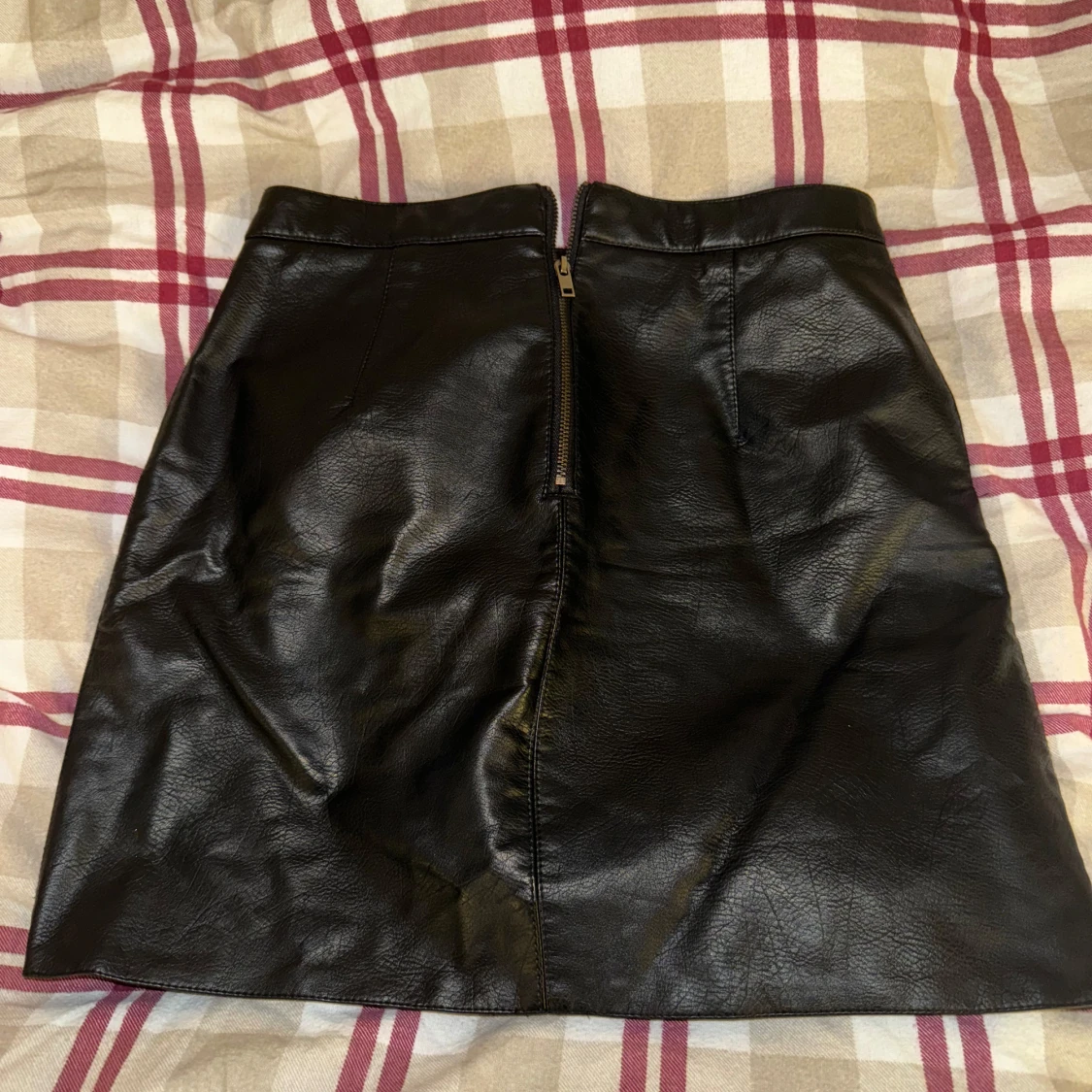 kort kjol faux leather  - 90