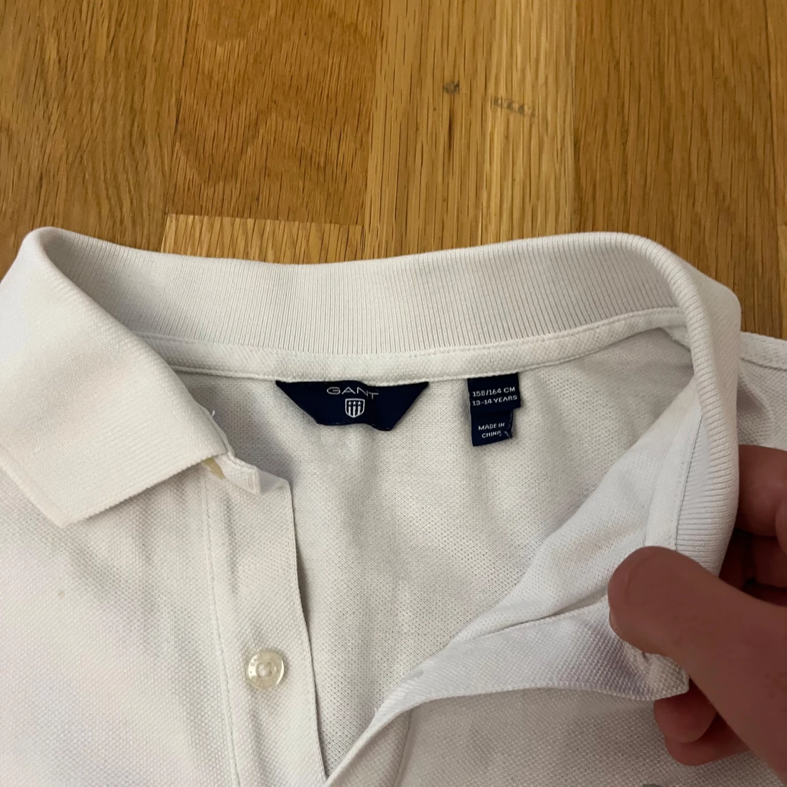 Vit pikétröja från GANT - 90