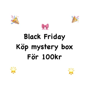 Mystery Box med smycken och mer - Upptäck en spännande Black Friday Mystery Box för bara 100 kr! Innehåller tio produkter som smycken, smink och kläder i oanvänt eller jättebra skick. Perfekt för dig som älskar överraskningar och fynd! 🎁✨ skriver gärna för mer frågor 💞🎀