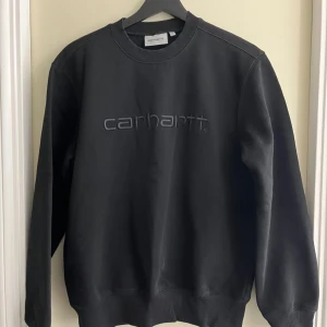 Carhartt crewneck - Svart Carhartt crewneck