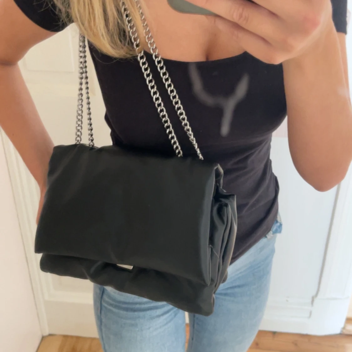 Svart väska - 91