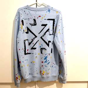 OFF WHITE sweatshirt till salu! 600kr, (priset kan diskuteras)