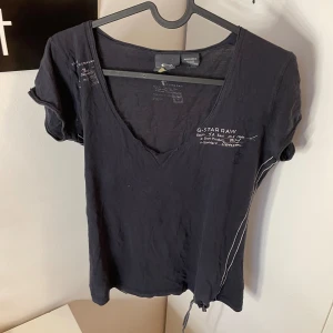 y2k tshirt  - snygga detaljer 🤎