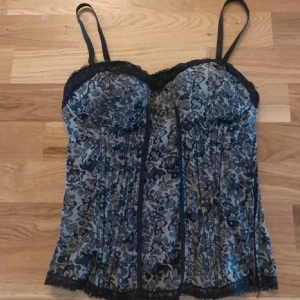 Kosett topp  - Köpt på plick, endast testad då den var förliten 💕