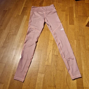 Nya tränigs bykser  - Råsa tränigs bykser aldrig använda storlek S fins en loten ficka back till 
