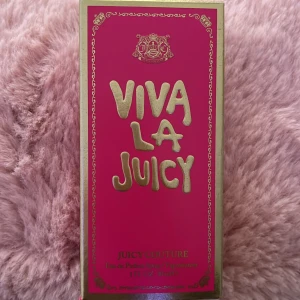 Viva La Juicy  - Säljer min helt oanvända juicy parfym, sänker ej priset mer 💗
