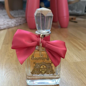 Parfym - Knappt använd utan kartong