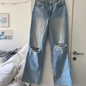 Jeans med hål - Jeans med hål, aldrig använda 