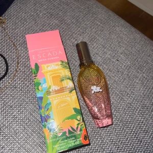Escada parfym  - Escada parfym 50ml 