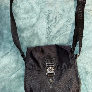 TRAPSTAR Väska - Aldrig använd.  K0PIA