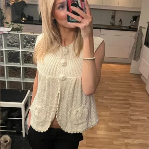 Stickad topp - INTRESSKOLL‼️på denna ursnygga stickade toppen, perfekt nu till höst 🍂 