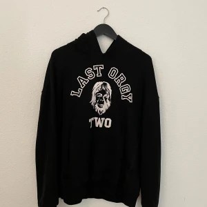 Bape x Undercover Hoodie - Undercover x Bape Hoodie i storlek M inga defekter eller fläckar skriv gärna om ni har några ytterligare frågor🥷🙏❤️