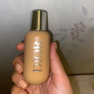 Dior backstage foundation - Använd ett fåtal gånger, färg 4WO