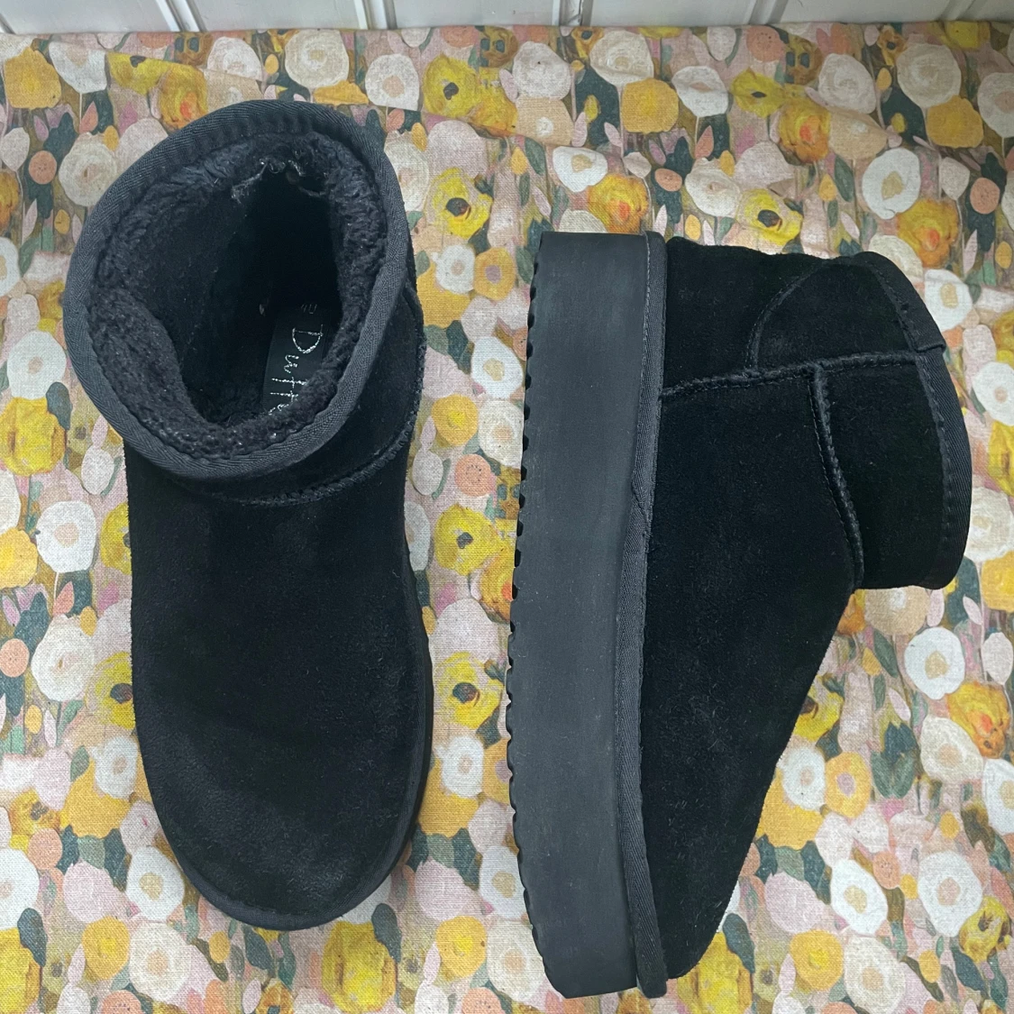 Svarta fejk uggs  - 91