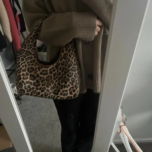 Leopard väska  - Såå fin och unik 🐆🐆🐆