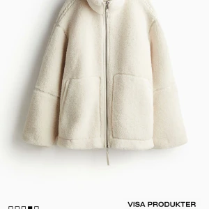 Teddy jacka - Säljer oöppnad Teddy jacka från hm som är slutsålt 