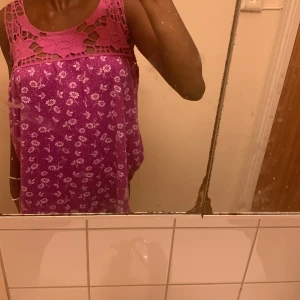Fin Lila tröja 💜💜 - Jätte fin lila tröja för sommaren går att använda till hösten med!🙃