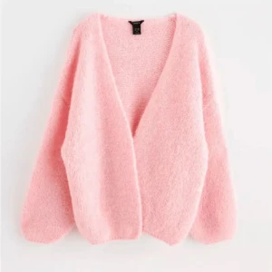 Lindex kofta - Så snygg rosa kofta, helt oanvänd med prislappar kvar från Lindex storlek M/L 🫶