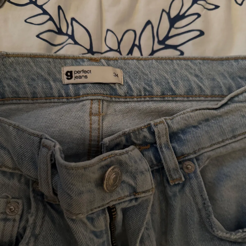 Gina Jeans i storlek 34,90kr. Jeans & Byxor.