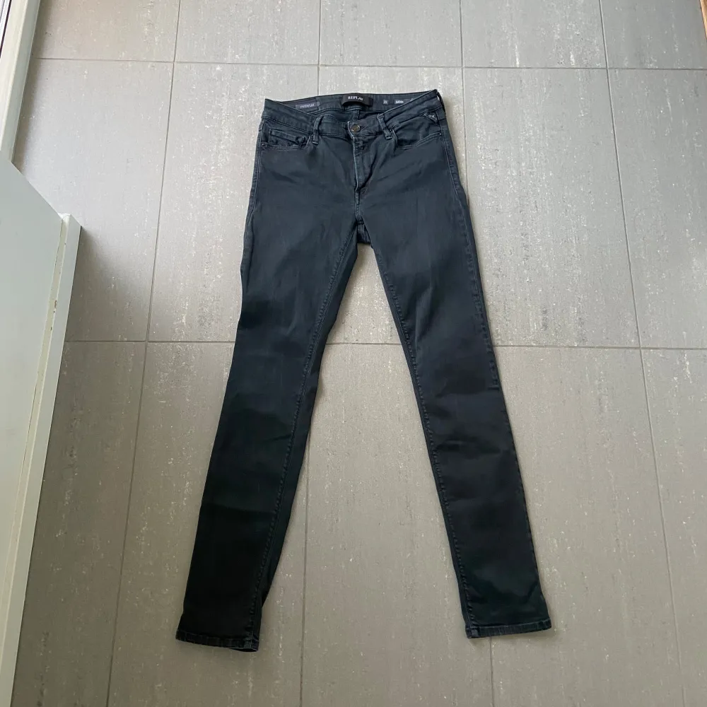 Säljer nu dessa replay Hyperflex jeans, skriv för fler bilder/frågor🙌🏼. Jeans & Byxor.