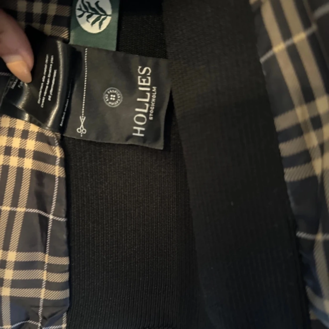 Svart quiltad jacka från Hollies - 92