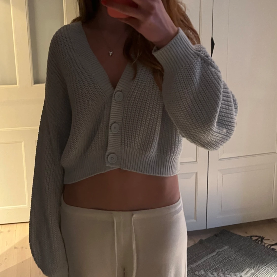 Grå stickad kofta - 90