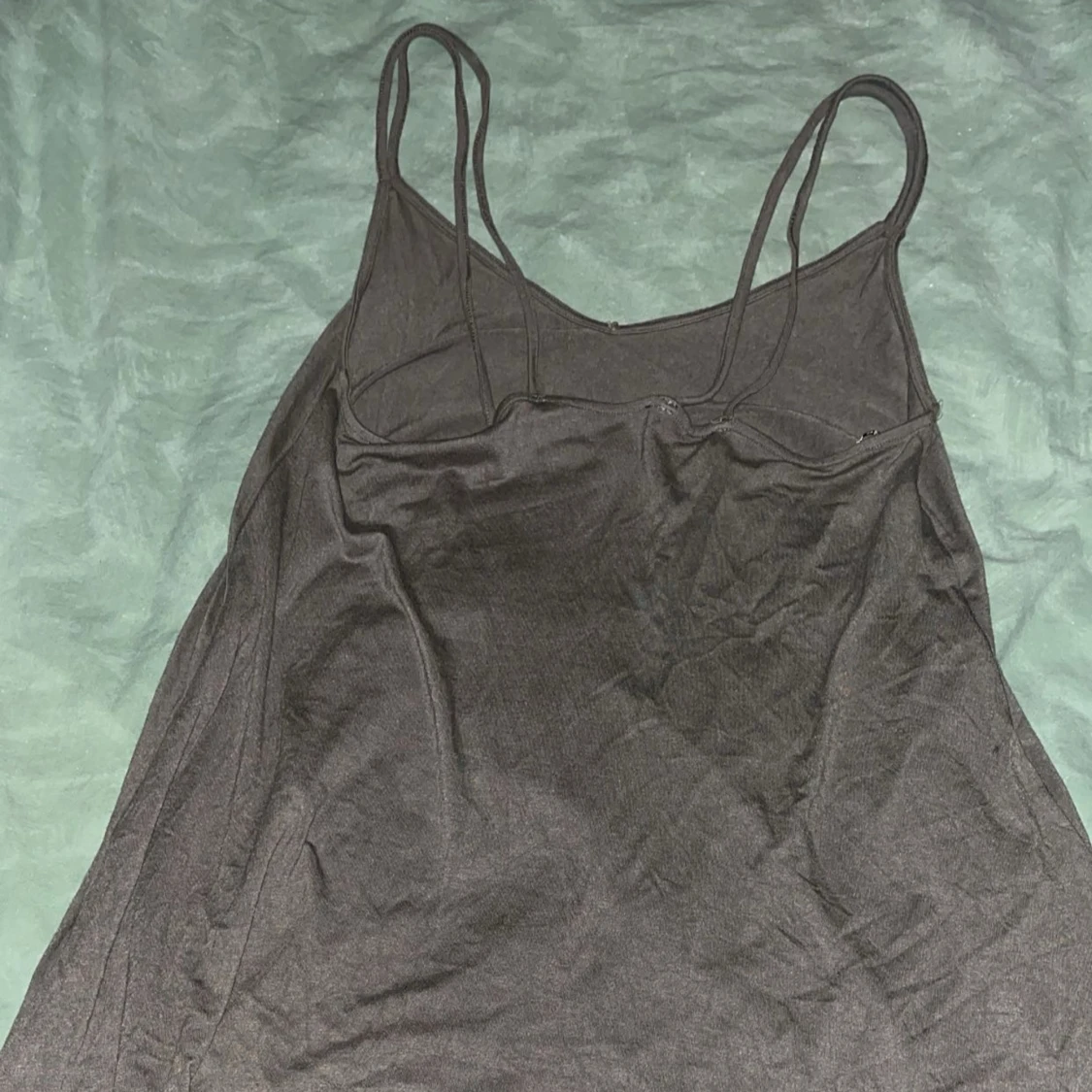 Brun/grön klänning med smala axelband - 93