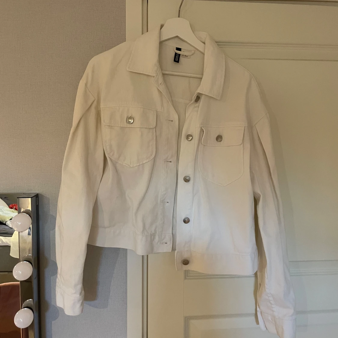 Vit jeansjacka från H&M - 91