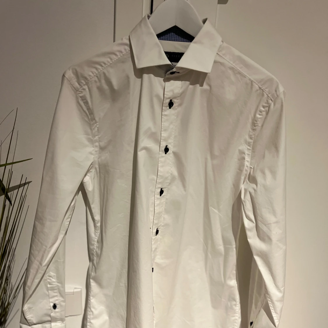 Vit skjorta från Riley