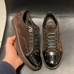 Lanvins - Säljer dessa sjukt feta lanvins. Skick 10/10 helt nya!! Storlek 40-41! Kan gå ner i pris vid snabb affär. Hör av dig vid minsta fundering🤩