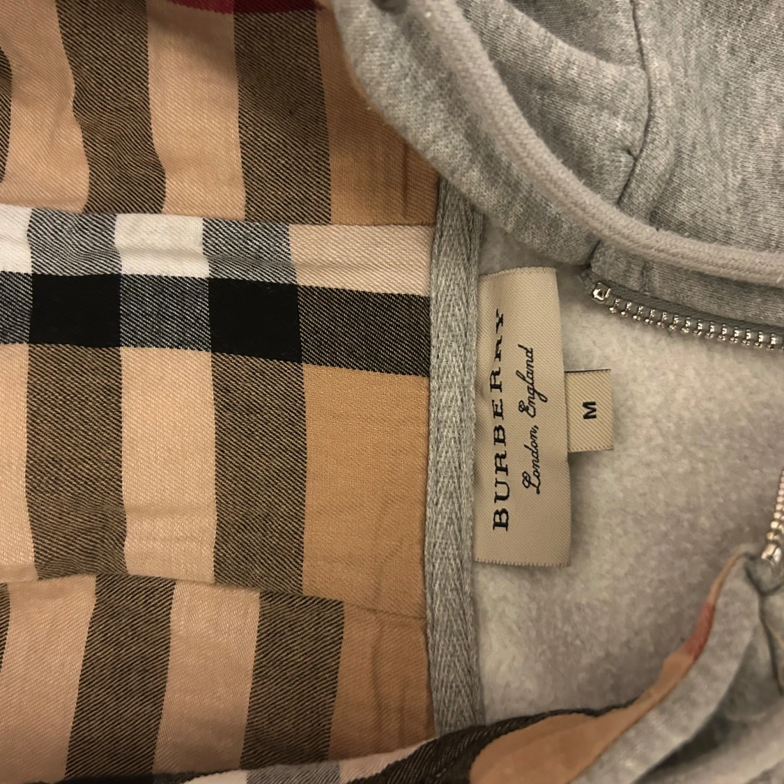 Grå hoodie från Burberry - 91