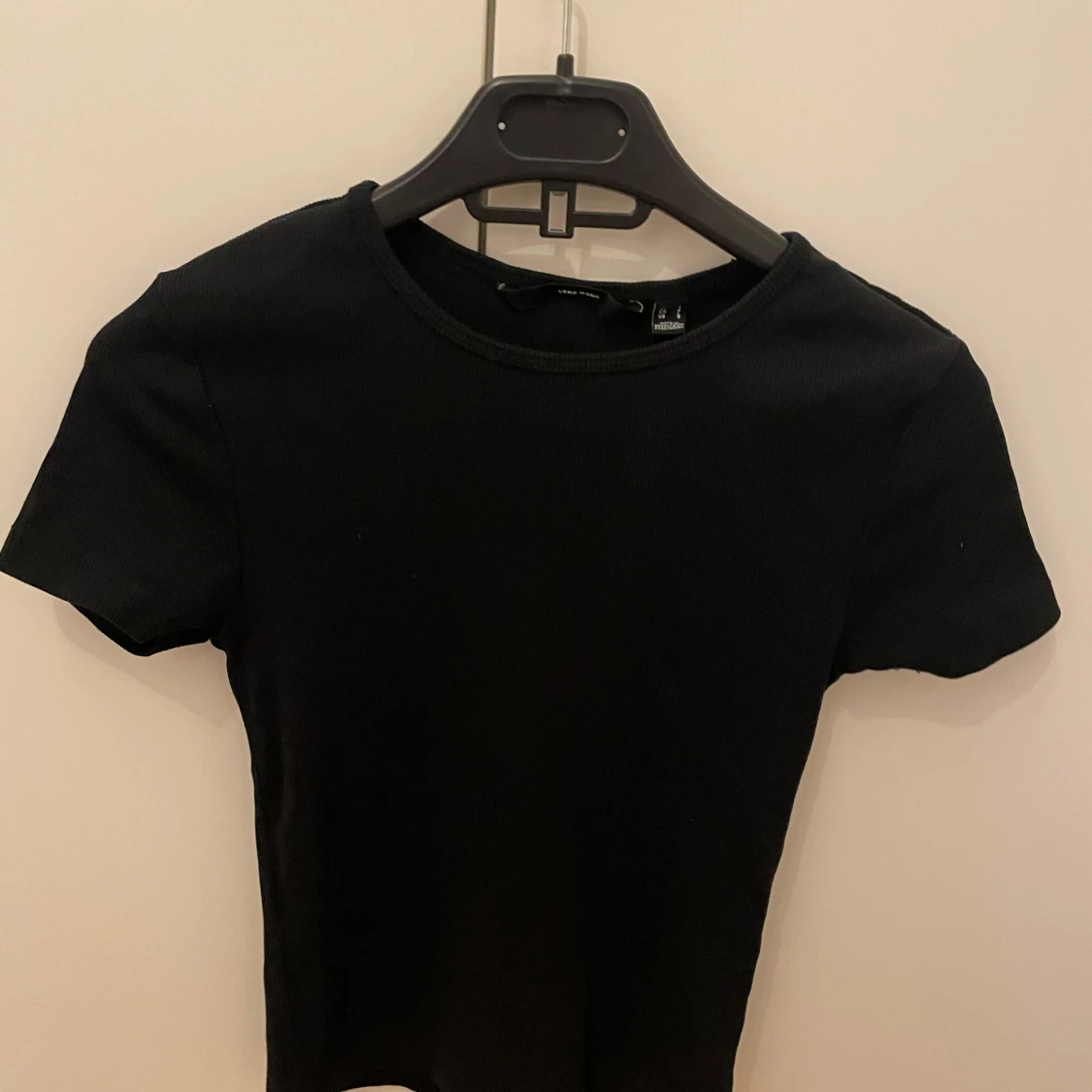 Svart och grön ribbad topp från vero Moda 