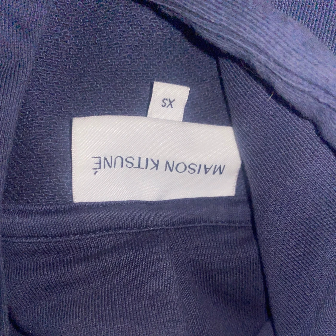 Mörkblå hoodie från Maison Kitsuné - 92