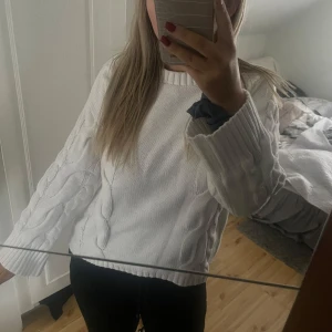 Tröja från lager 157 - Vit tröja ifrån lager 157 i storlek s som inte kommer till användning🥰