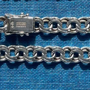 Bismarck armband 830 silver - En fin bismarck länk på ca 17 gram.  Stämplad och klar, fint skick utan några konstigheter!