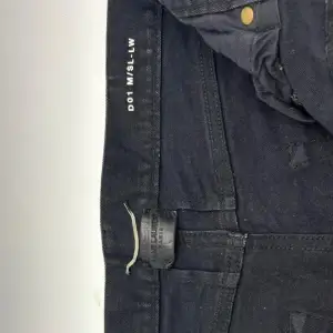 Ett par Saint Laurent jeans i storlek M, 9/10 skick och pris kan diskuteras 