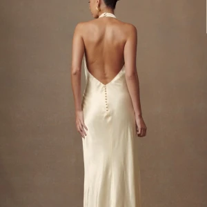 Balklänning Meshki - Super fin balklänning från Meshki i färgen Lemon Sorbet. Lite insyd vid höfterna