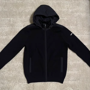 Cardigain - Cardigain jacka från bugatti, bra skick utan defekter.