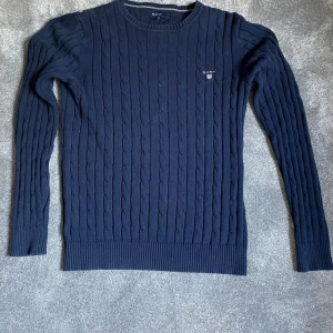 Gant tröja - Skön nu till vintern. Storlek S. Köpt för 600kr. Pris kan diskuteras. Skick 6/10.