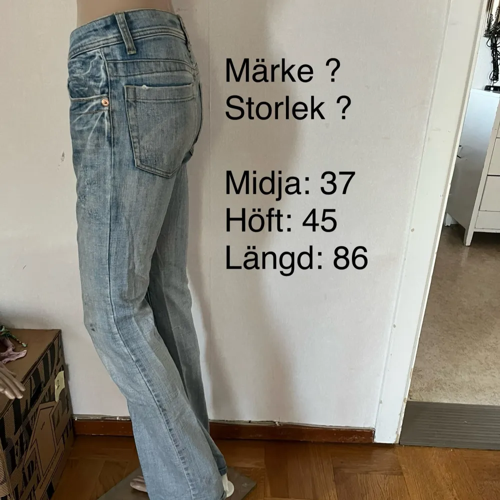 Fabriksslitningar. Inget att anmärka på.. Jeans & Byxor.